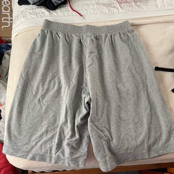 Jordan Essential Fleece Shorts size XL - Picture 2 of 5